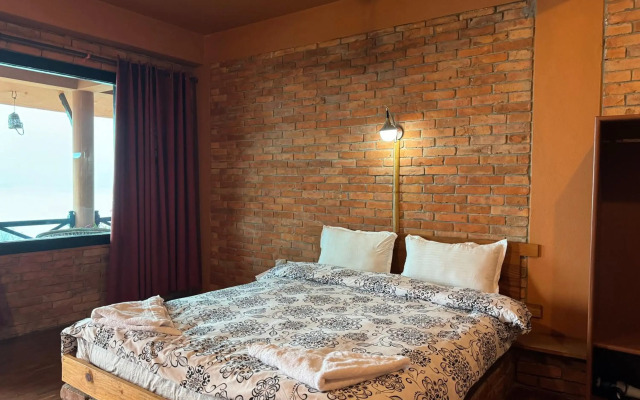 Nar-Bis Hotel