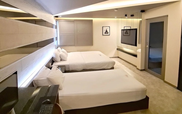 2Heaven Hotel