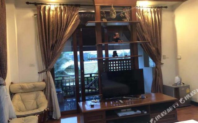 Pattaya Downtown 5 Bedrooms Pool Villa