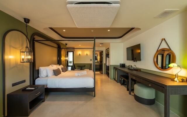 Shamrock Chiangmai Hotel - Adults Only