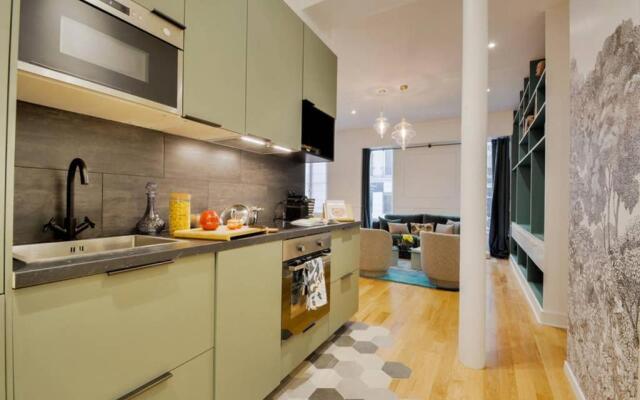 Amazing 10bed in the heart of le marais and suprises...