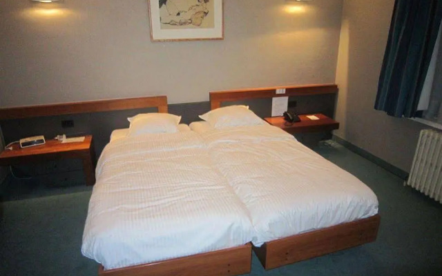 Cortina Hotel