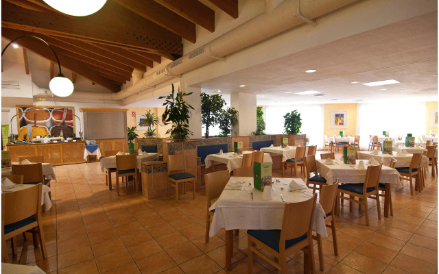 Royal Son Bou Family Club