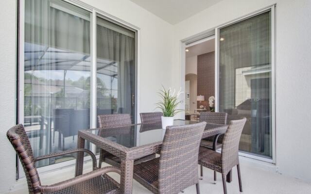 4-bedroom House w/ Private Pool - Lovely Location Home