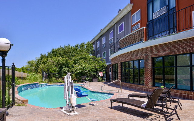 Holiday Inn Express And Suites Elgin