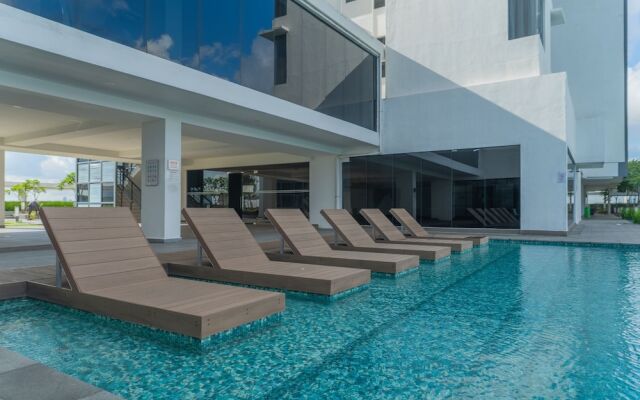 OYO Home 43995 Premium 3br 1tebrau