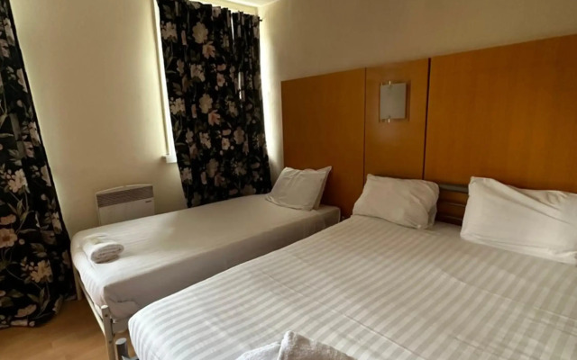 Berkeley Court Hotel
