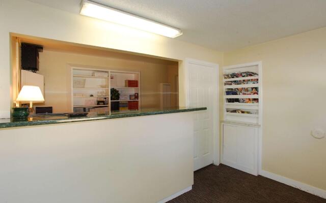 Custom Stay Residence and Suites