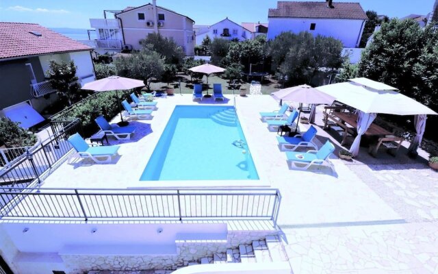 Luxury Beachfront Villa With Pool for two Families