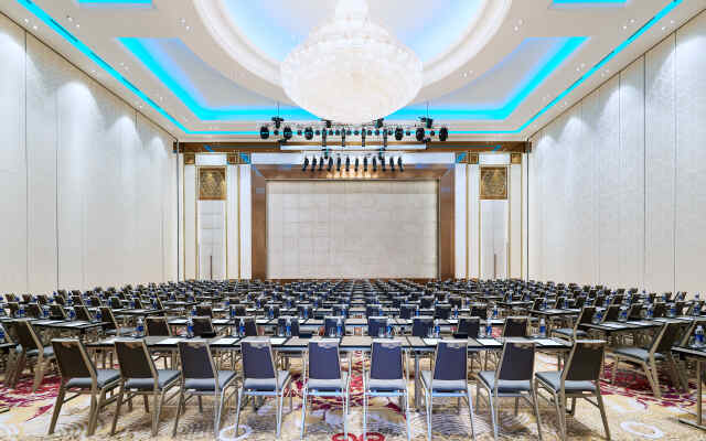 Sheraton Grand Danang Resort & Convention Center