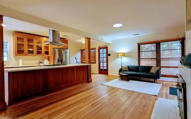 Convinient Location in Los Angeles