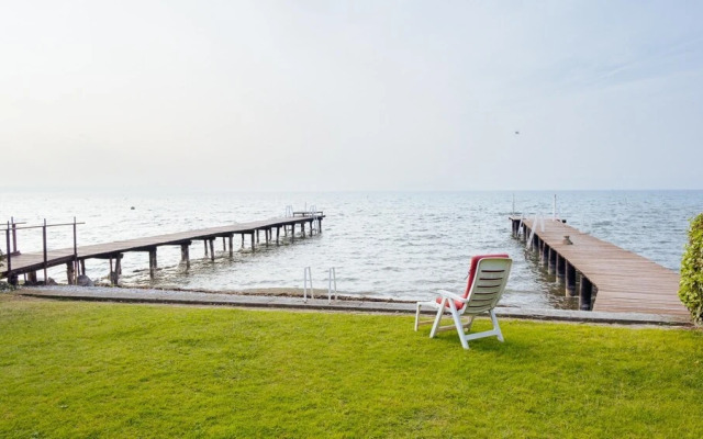 One step from the lake - Italian Homing