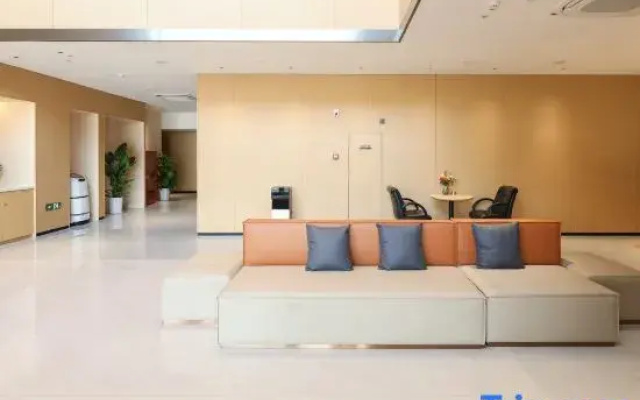 Qingmu Select Hotel (Nanjing Cuiping Crystal Plaza)