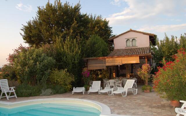 B&B With Pool and View of Assisi
