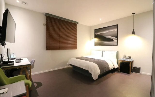 Stay-inn Hotel