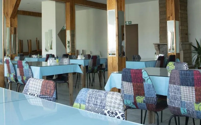 Parlak Otel