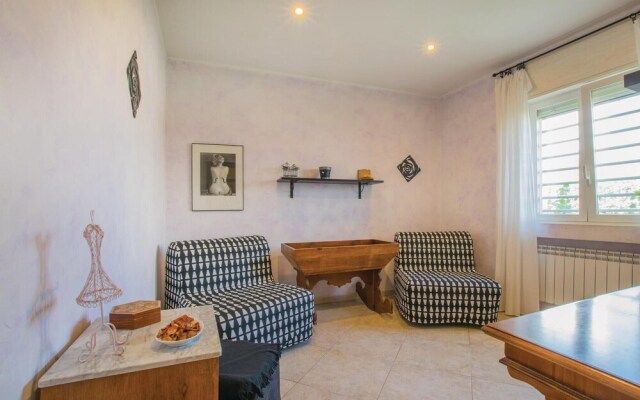 Beautiful Apartment in Bari With 3 Bedrooms and Wifi