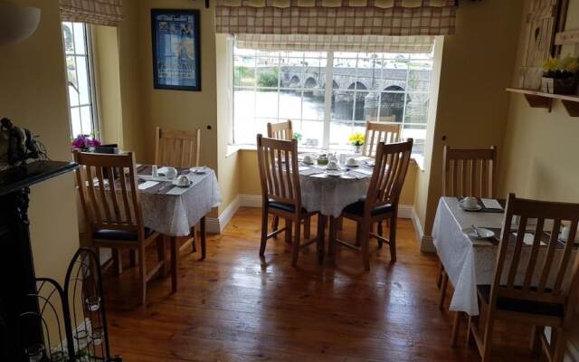 The River's Edge Guest House