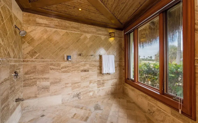 Ocean View Villa with Pool Chef Butler