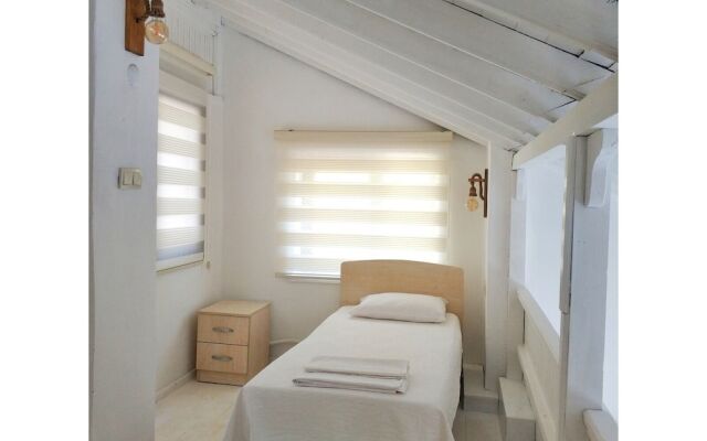 Orman Kampı Taş Evleri