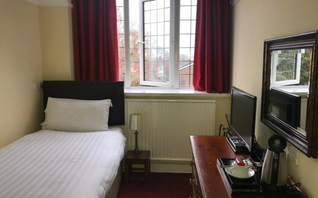 Barons Court Hotel