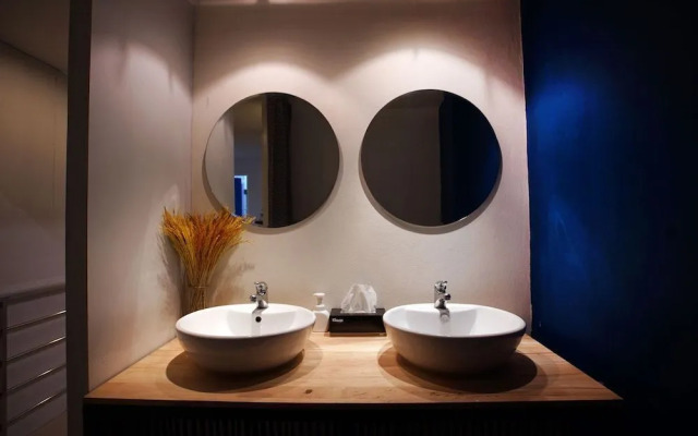 OYO 934 VR Meet Hostel