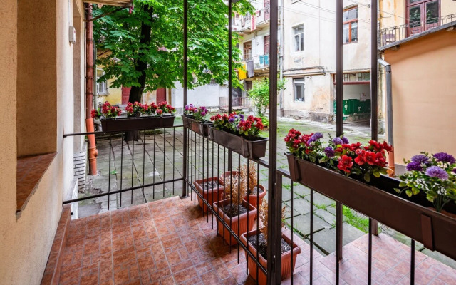 Two bedrooms at the center on Kulisha