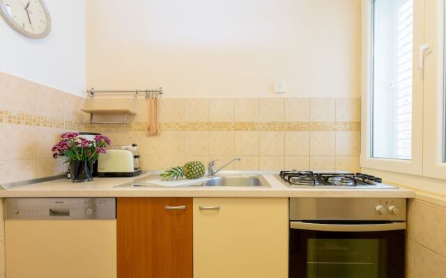 Hedera Estate, Hedera A13