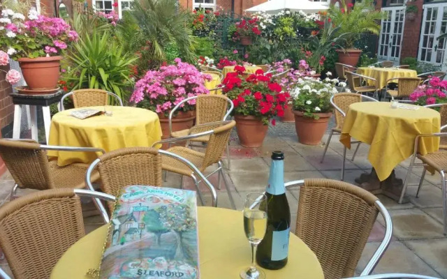 The Carre Arms Hotel