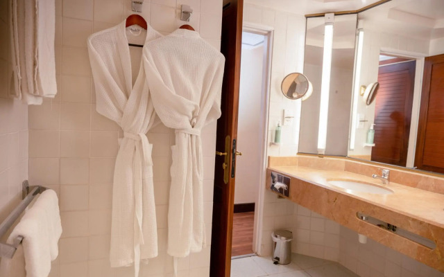 Hotel Bakoua Les Trois Ilets