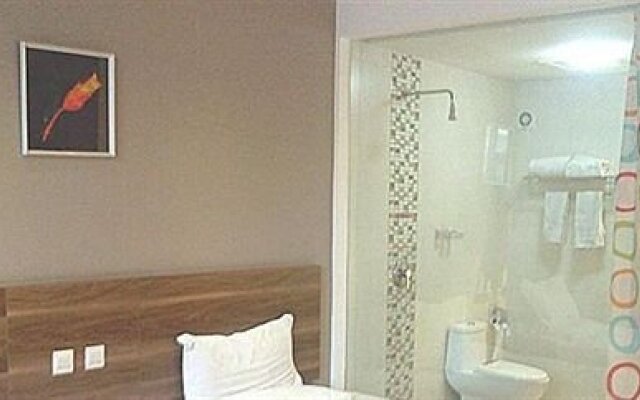Huazheng Business Hotel