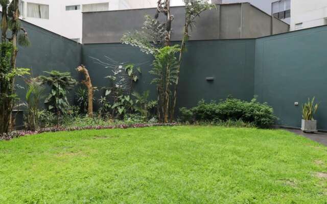 w Picturesque 2BR at Malecon