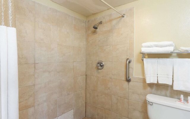 Travelodge by Wyndham Victorville