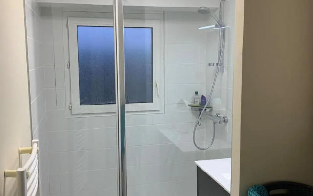 65 m2 Centre vannes 2 ch wifi parking