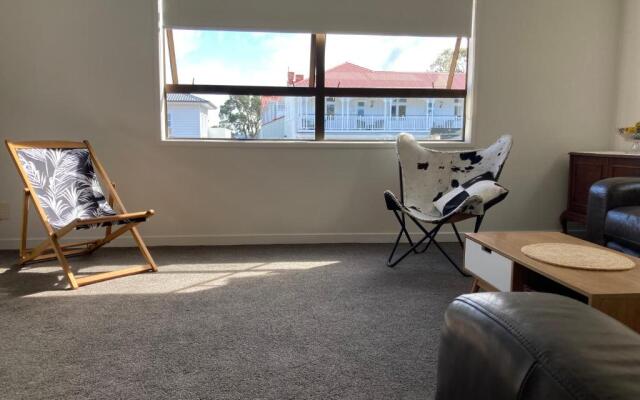 Heart of Russell Apartment - Russell Holiday Apartment