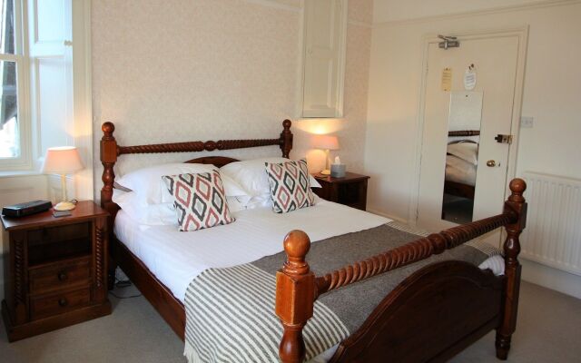 Ravenstone Manor