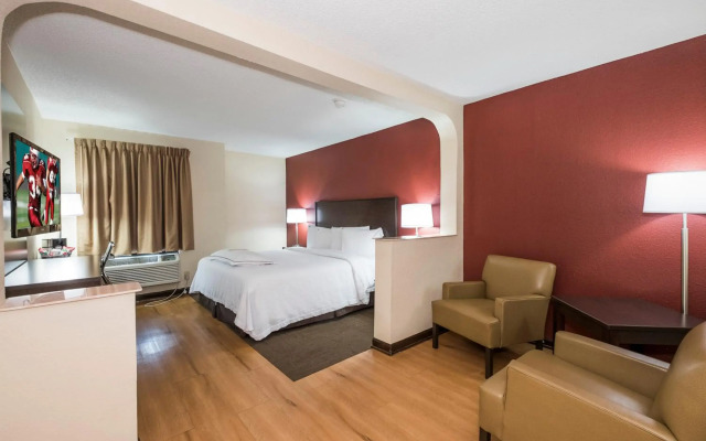 Red Roof Inn PLUS+ & Suites Opelika