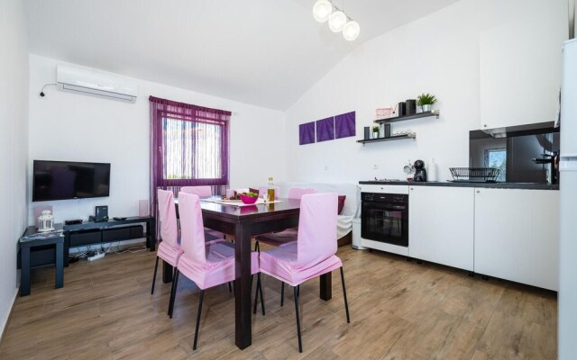 Nice Apartment in Maslenica With 2 Bedrooms and Wifi