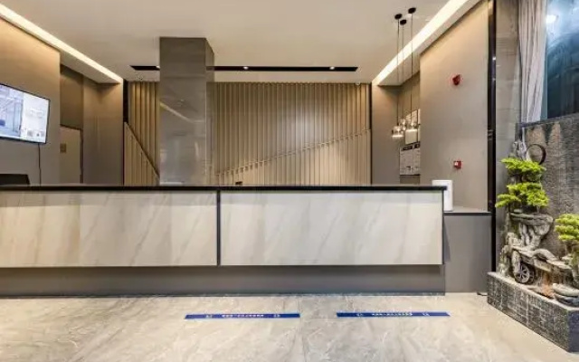 HanTing Hotel (Chuxiong Administrative Service Center Xiongbao Road)