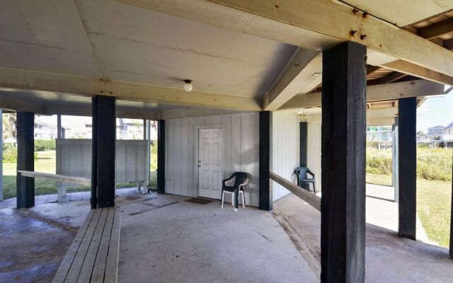 Beachfront Feel BFF 5 Br home by RedAwning