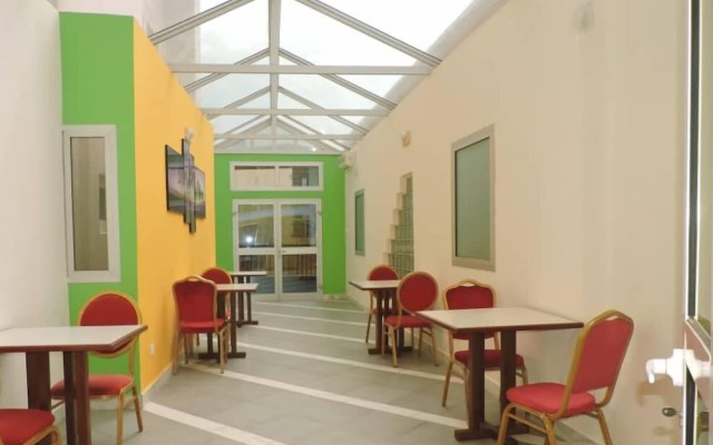 Iris Hotel