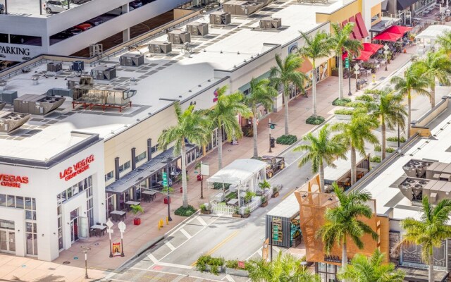 Modern Studio in Downtown Doral