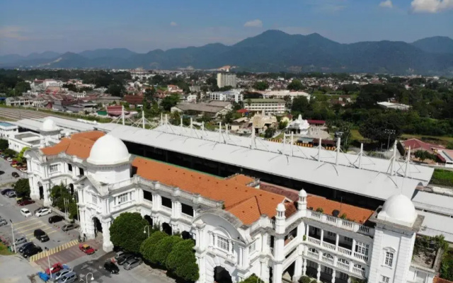OYO 90892 L&E Hotel