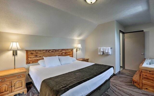 Burkesville Apt w/ Deck, Views & Pool Access!