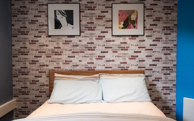 Russell Scott Backpackers Hostels