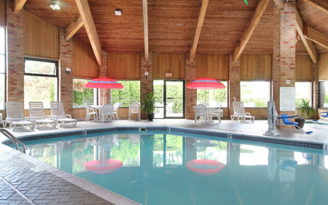 Baymont Inn & Suites Muskegon