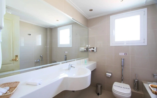 Piraeus Theoxenia Hotel