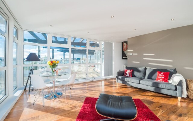 Exclusive Excel London Apartment