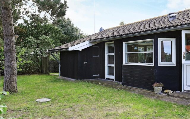Attractive Holiday Home in Asperup With Roofed Terrace