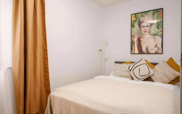 King Bed Home, Next To Akh Michelbeuern